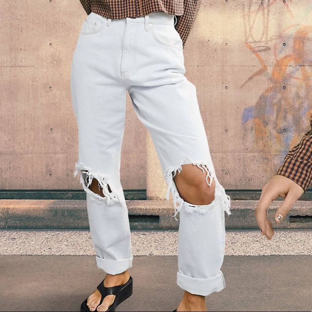Brand new, never worn ASOS light blue wash jeans size 24/32